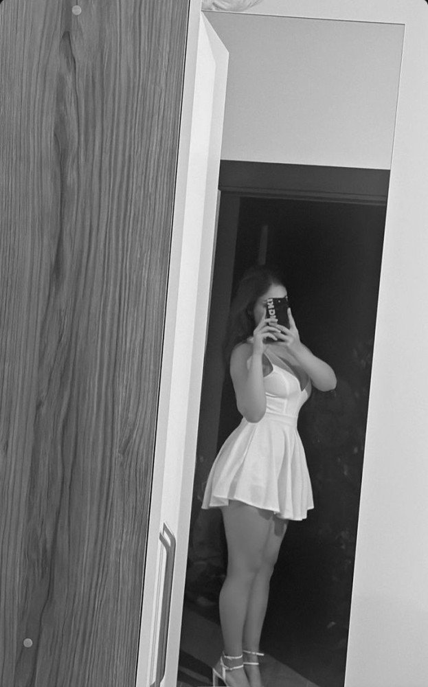 Elite College Escorts for Sugar Daddies in Jaipur | Young, Educated & Discreet Thumbnail 4