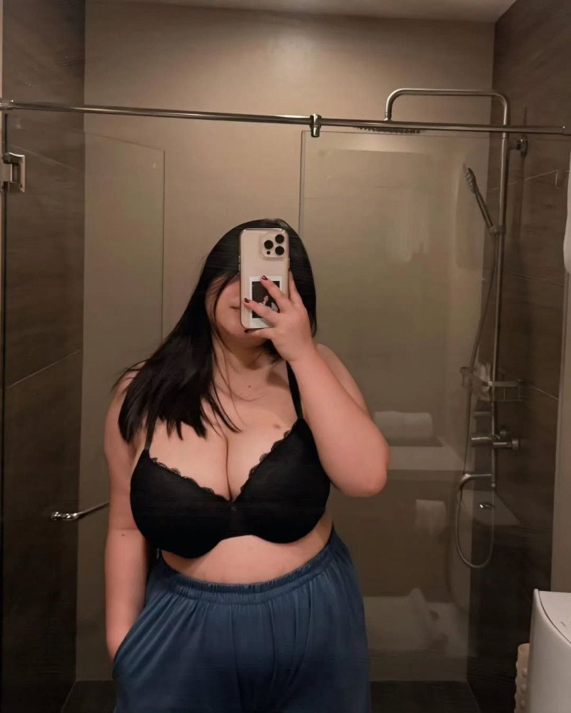 Exotic Russian beauty providing high-class companionship and unforgettable . Thumbnail 5